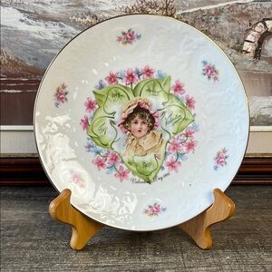 Vintage Royal Doulton Valentines Day Decorative Floral Heart Plate 1984 Gold Rim